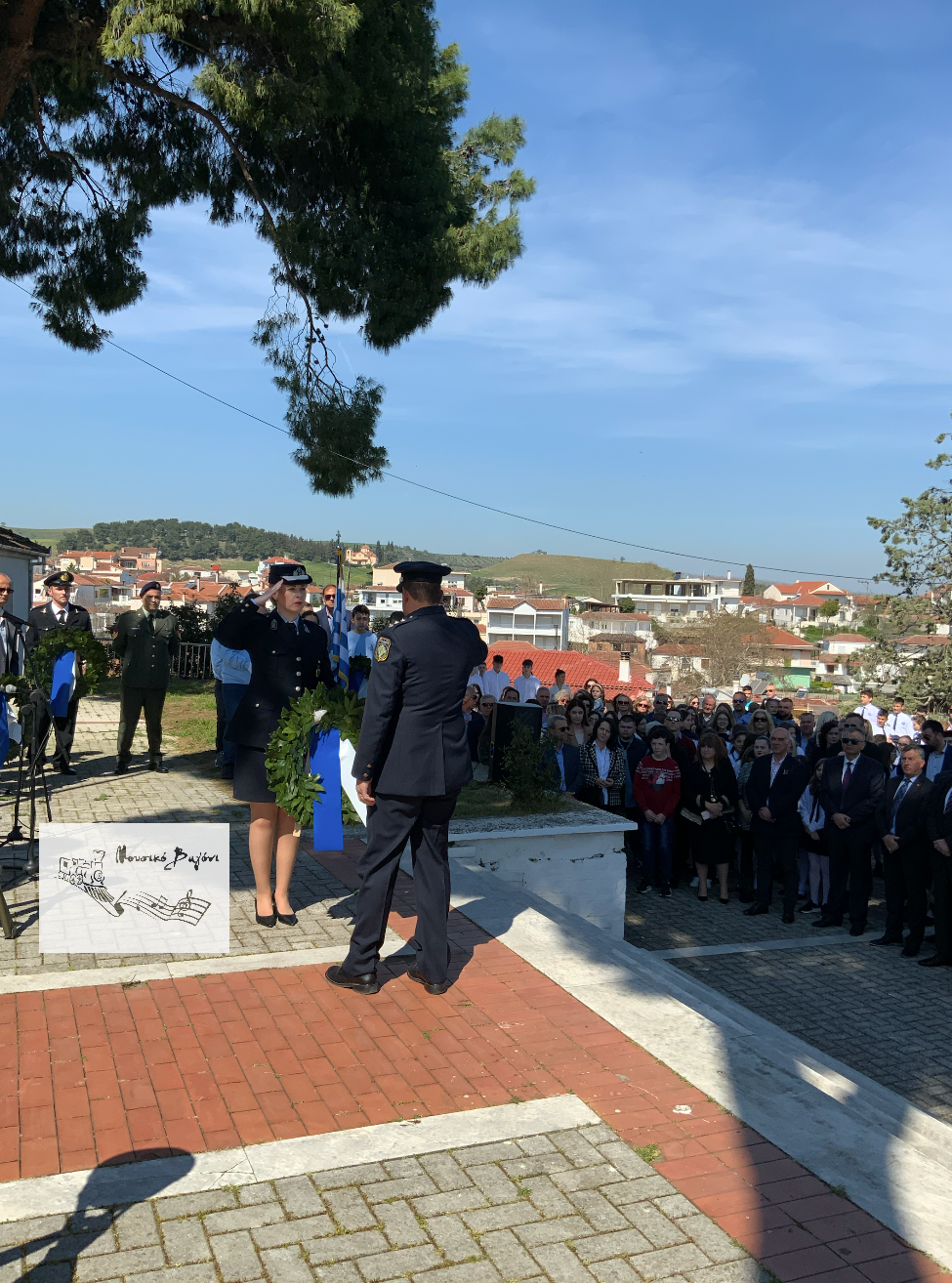 Καταθέσεις Στεφάνων στον Ανδριάντα του Ρήγα