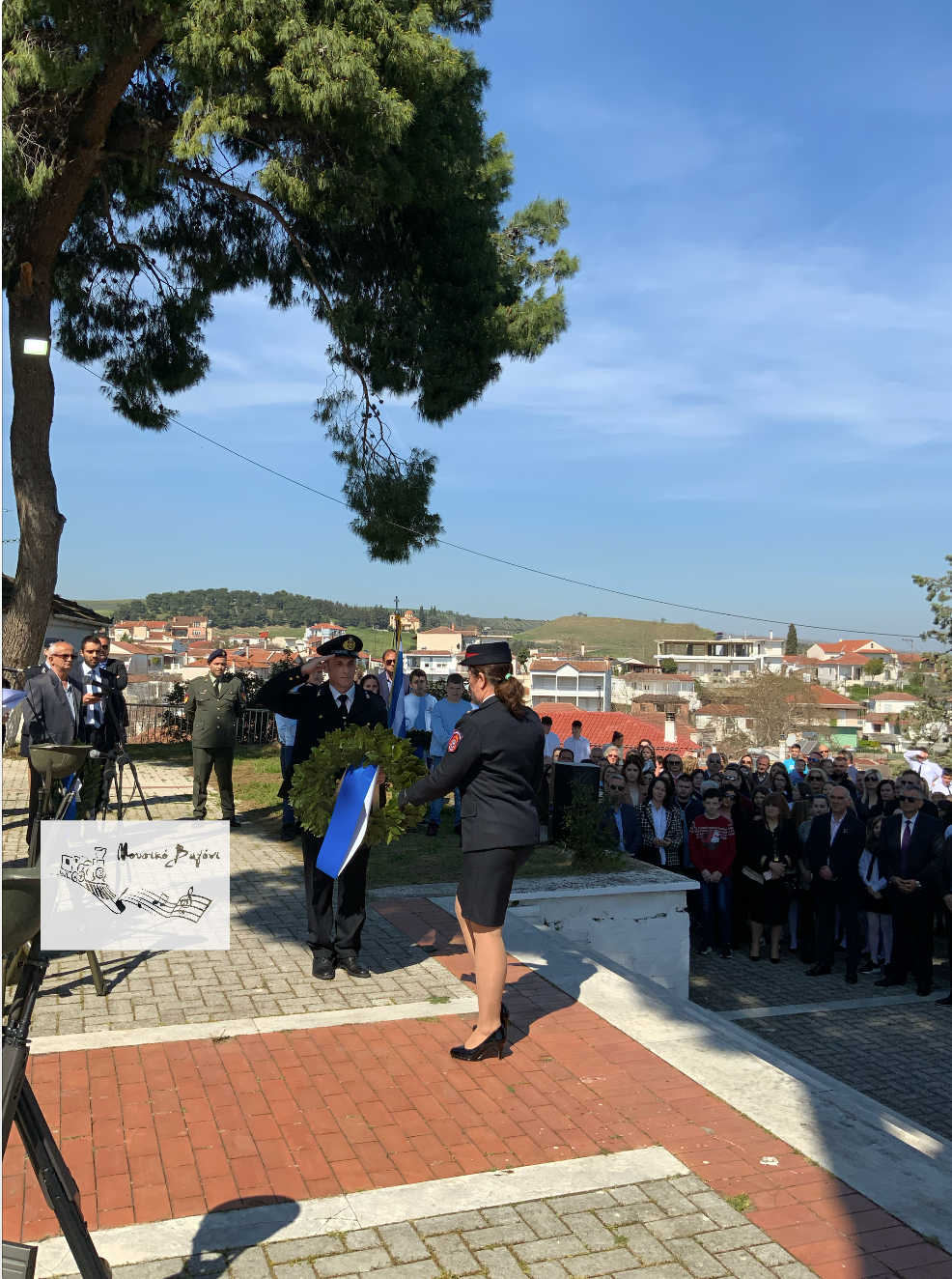 Καταθέσεις Στεφάνων στον Ανδριάντα του Ρήγα