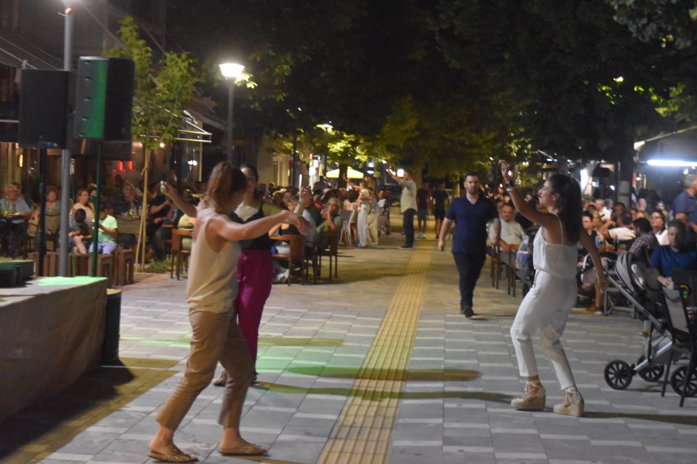 Φωτορεπορτάζ από την παραδοσιακή βραδιά στο Βελεστίνο