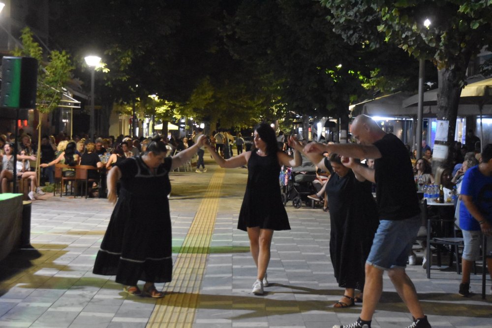 Φωτορεπορτάζ από την παραδοσιακή βραδιά στο Βελεστίνο