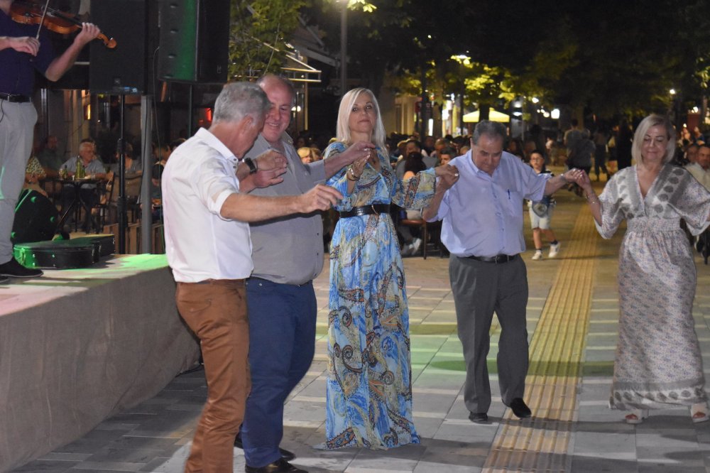 Φωτορεπορτάζ από την παραδοσιακή βραδιά στο Βελεστίνο