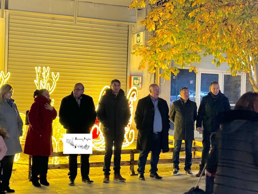 Φωταγώγηση Χριστουγεννιάτικου Δέντρου στο Βελεστίνο