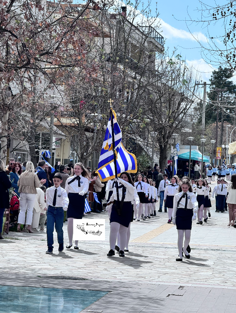 Εικόνες από την παρέλαση της 25ης Μαρτίου στο Βελεστίνο