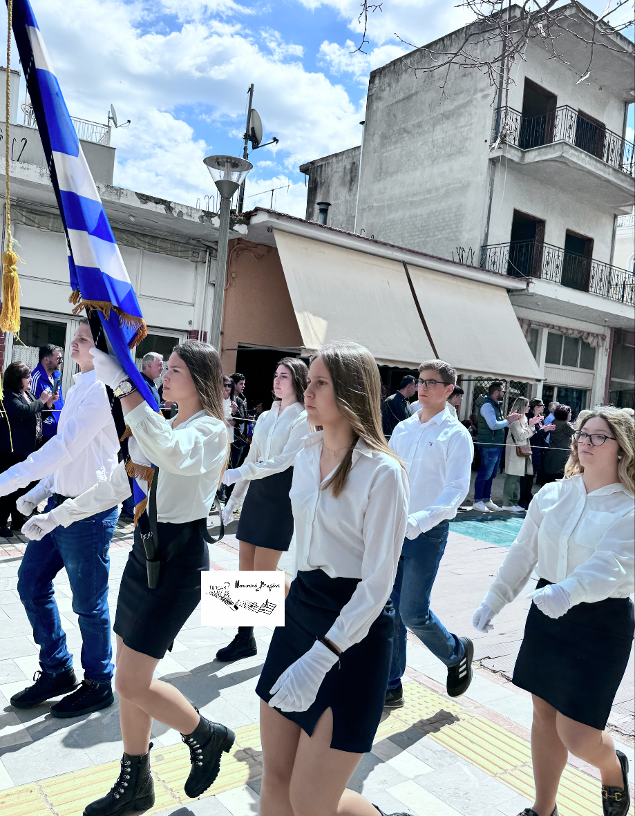 Εικόνες από την παρέλαση της 25ης Μαρτίου στο Βελεστίνο