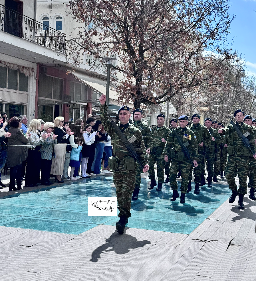 Εικόνες από την παρέλαση της 25ης Μαρτίου στο Βελεστίνο