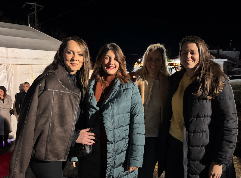 Εικόνες από την Φωταγώγηση του Χριστουγεννιάτικου Δέντρου στο Περίβλεπτο