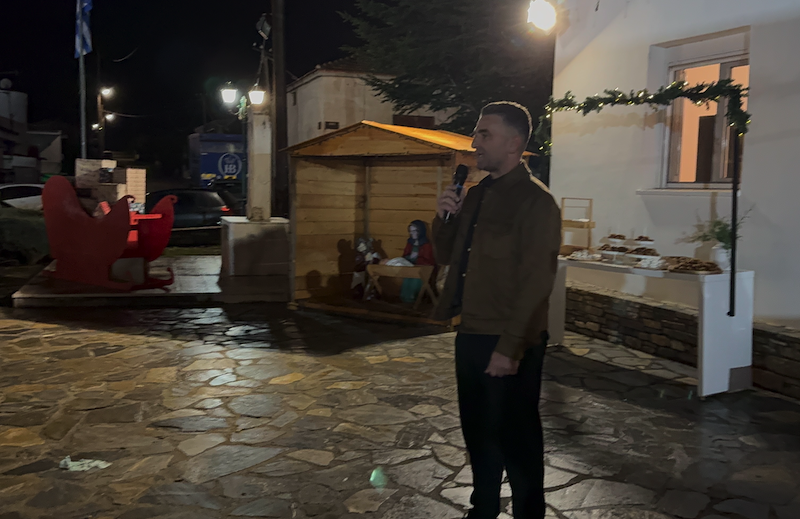 Εικόνες από την Φωταγώγηση του Χριστουγεννιάτικου Δέντρου στο Περίβλεπτο