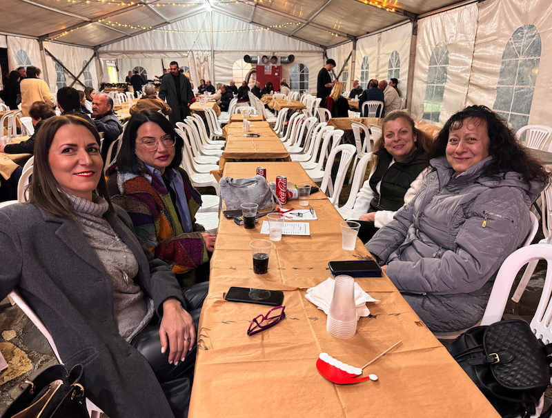 Εικόνες από την Φωταγώγηση του Χριστουγεννιάτικου Δέντρου στο Περίβλεπτο