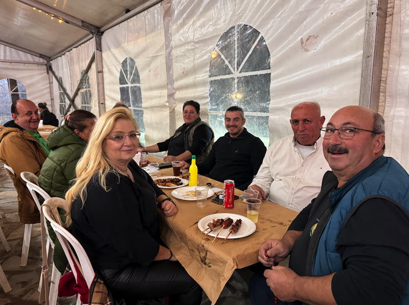 Εικόνες από την Φωταγώγηση του Χριστουγεννιάτικου Δέντρου στο Περίβλεπτο