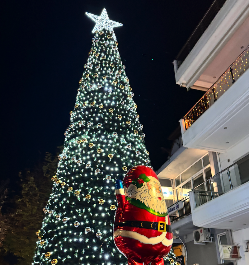 Εικόνες από την έναρξη των Χριστουγεννιάτικων Εκδηλώσεων στο Βελεστίνο