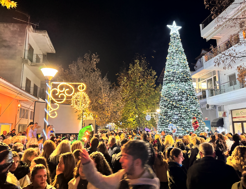Εικόνες από την έναρξη των Χριστουγεννιάτικων Εκδηλώσεων στο Βελεστίνο