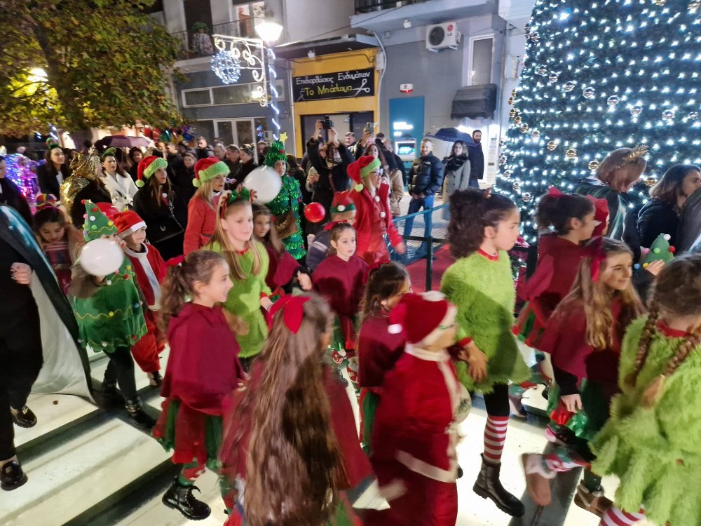 Εικόνες από την Χριστουγεννιάτικη Παρέλαση στο Βελεστίνο