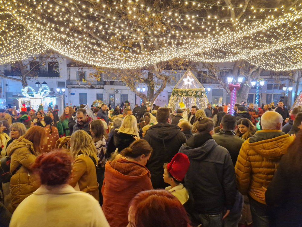 Εικόνες από την Χριστουγεννιάτικη Παρέλαση στο Βελεστίνο