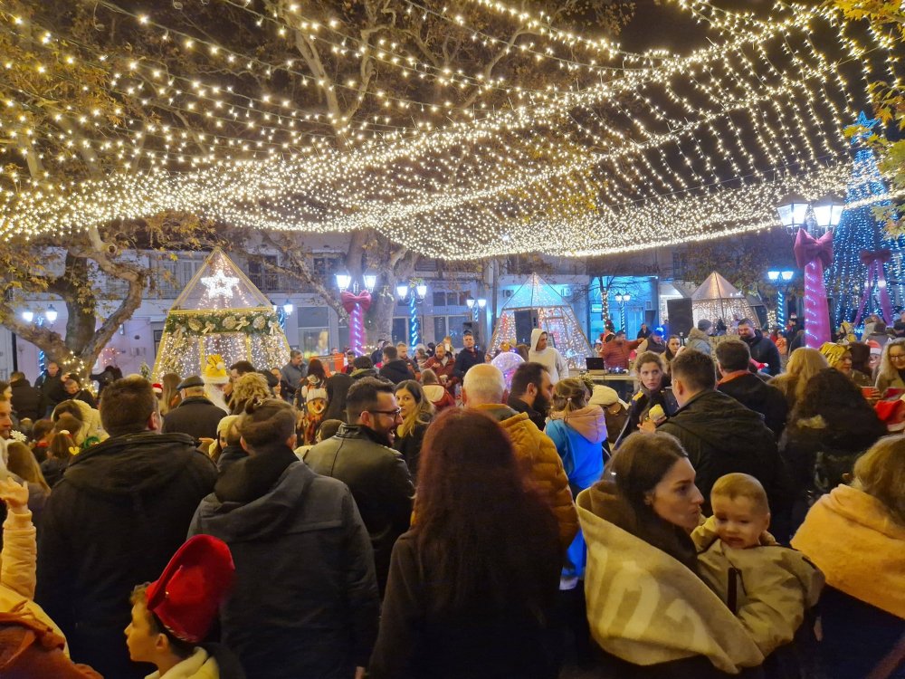 Εικόνες από την Χριστουγεννιάτικη Παρέλαση στο Βελεστίνο