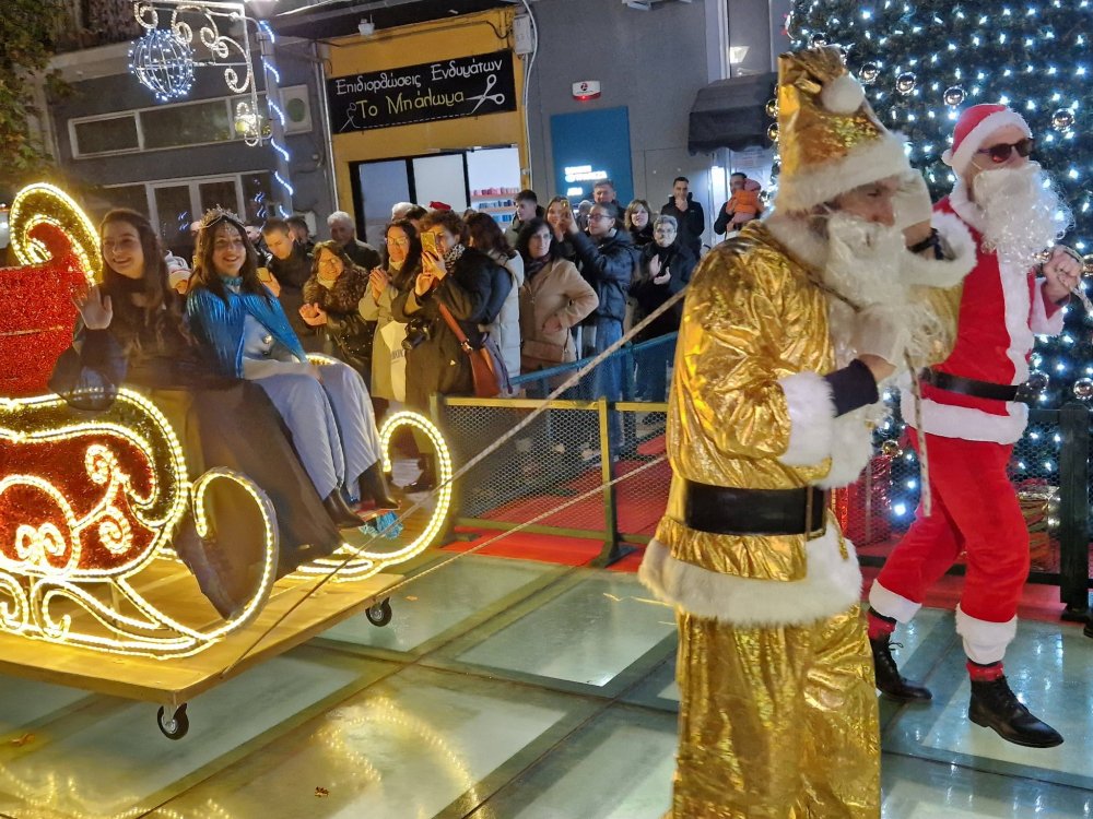 Εικόνες από την Χριστουγεννιάτικη Παρέλαση στο Βελεστίνο