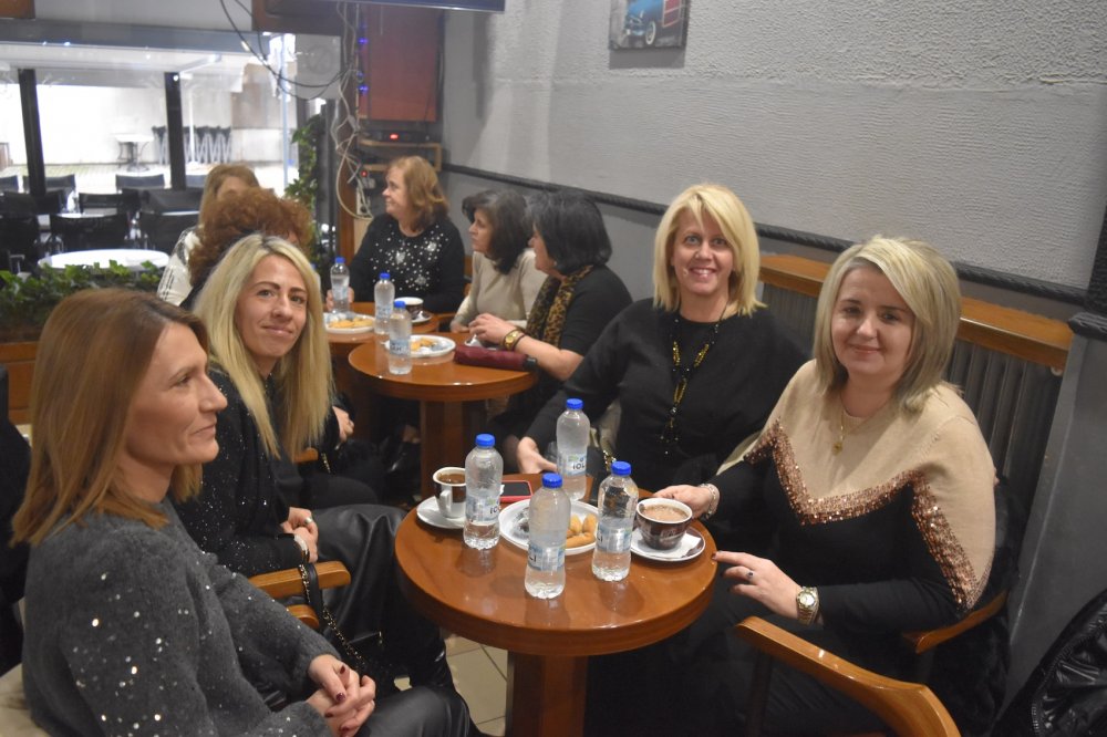 Εικόνες από την κοπή πίτας του Συλλόγου Γυναικών