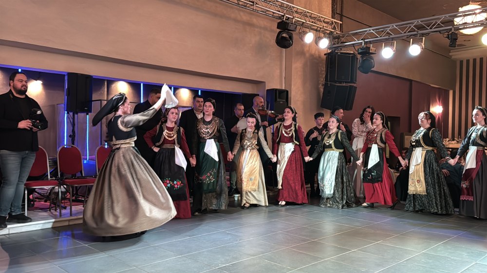 Φωτογραφίες από τα χορευτικά