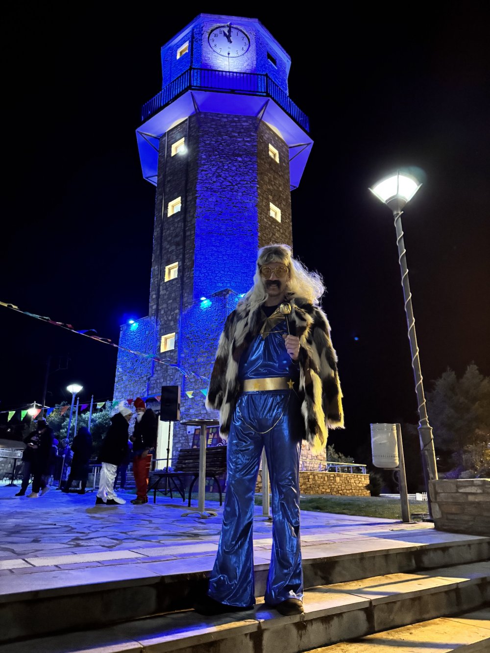 Απίστευτες αμφιέσεις στο πάρτυ του Radio Velestino!