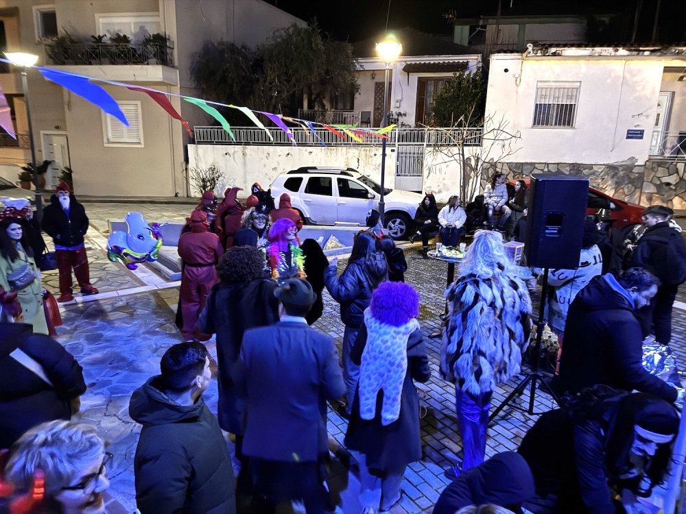 Απίστευτες αμφιέσεις στο πάρτυ του Radio Velestino!