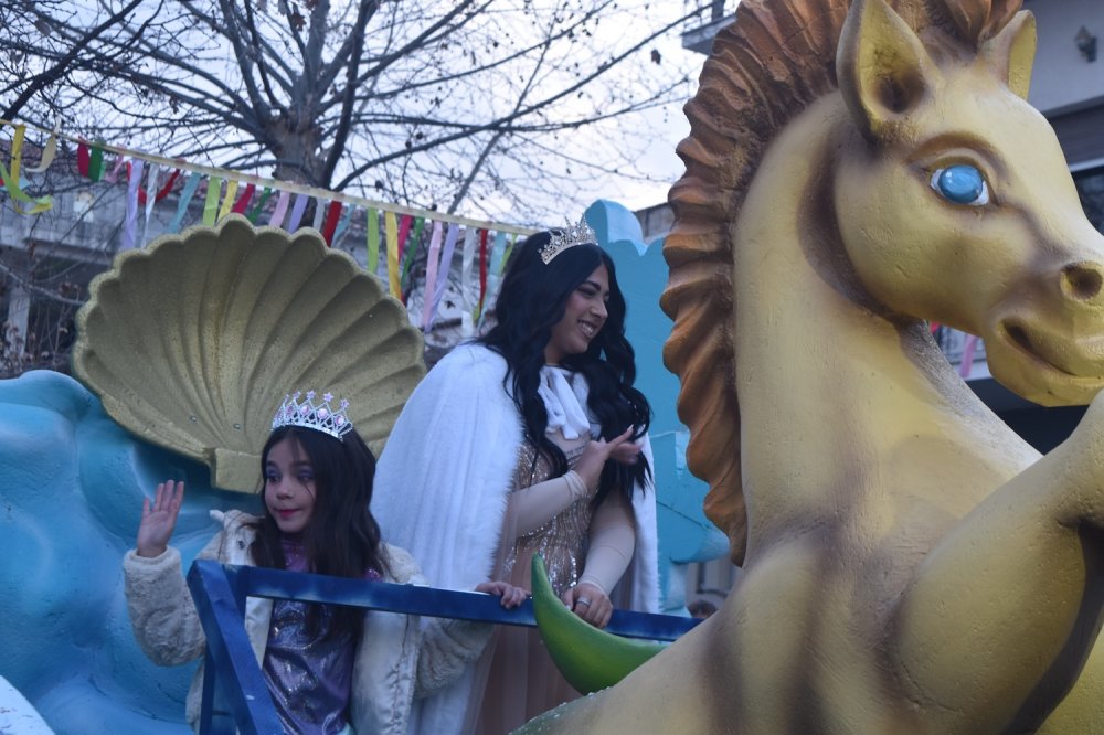 Εικόνες από το Καρναβάλι Βελεστίνου!