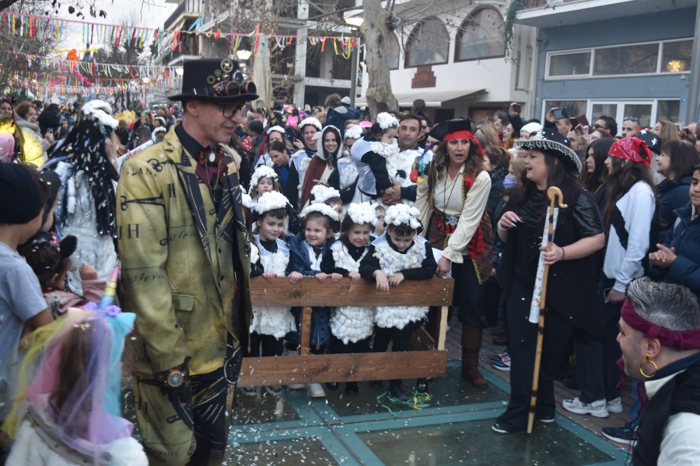 Εικόνες από το Καρναβάλι Βελεστίνου!