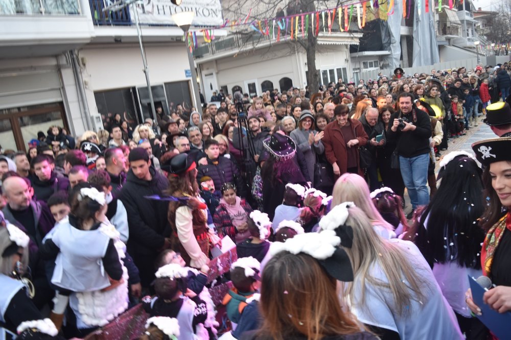 Εικόνες από το Καρναβάλι Βελεστίνου!