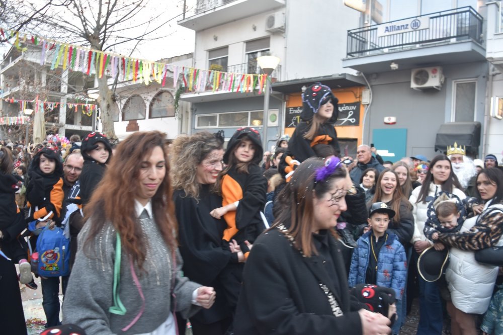 Εικόνες από το Καρναβάλι Βελεστίνου!
