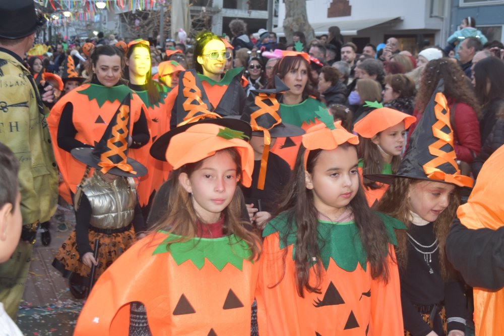 Εικόνες από το Καρναβάλι Βελεστίνου!
