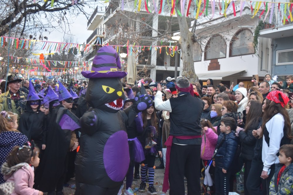 Εικόνες από το Καρναβάλι Βελεστίνου!