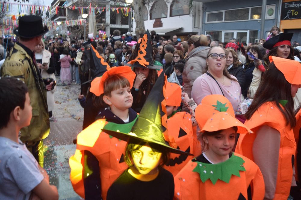 Εικόνες από το Καρναβάλι Βελεστίνου!