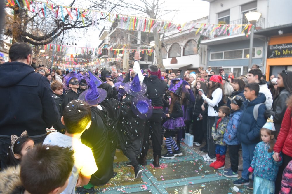Εικόνες από το Καρναβάλι Βελεστίνου!