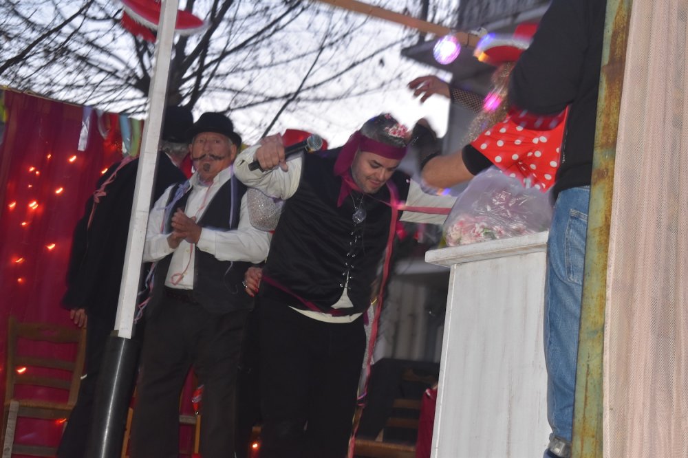 Εικόνες από το Καρναβάλι Βελεστίνου Μέρος 2ο!