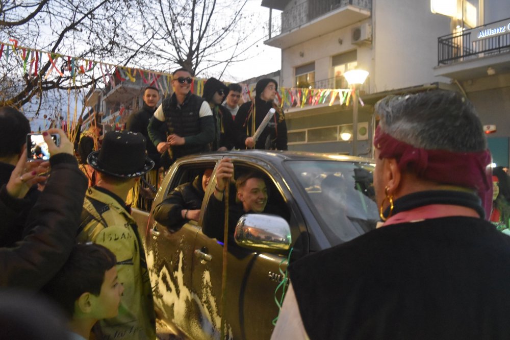 Εικόνες από το Καρναβάλι Βελεστίνου Μέρος 2ο!