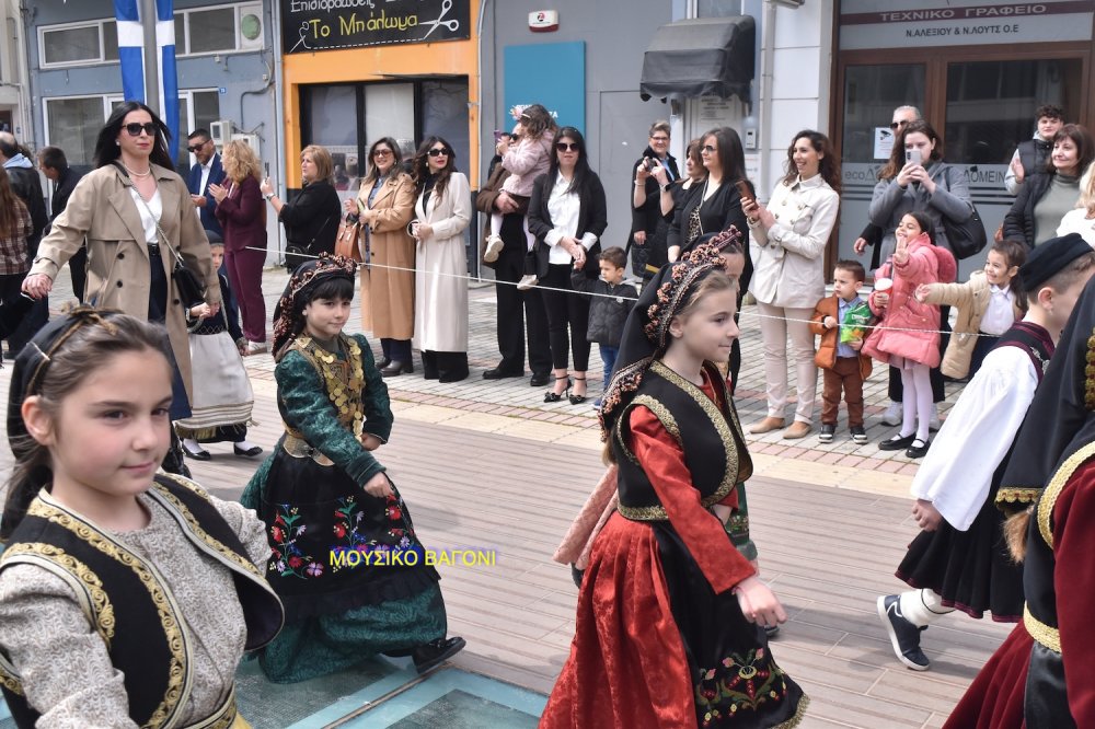 Φωτορεπορτάζ από την Παρέλαση στο Βελεστίνο