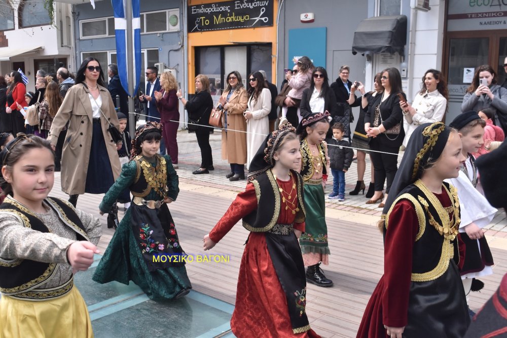 Φωτορεπορτάζ από την Παρέλαση στο Βελεστίνο