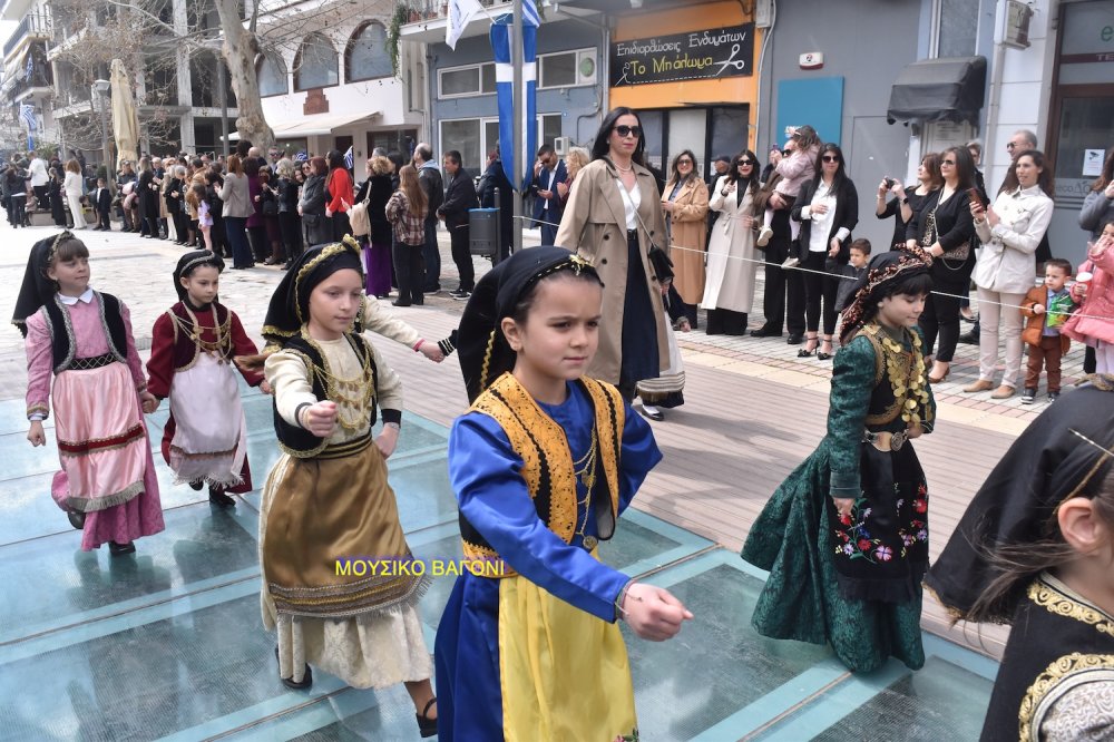 Φωτορεπορτάζ από την Παρέλαση στο Βελεστίνο