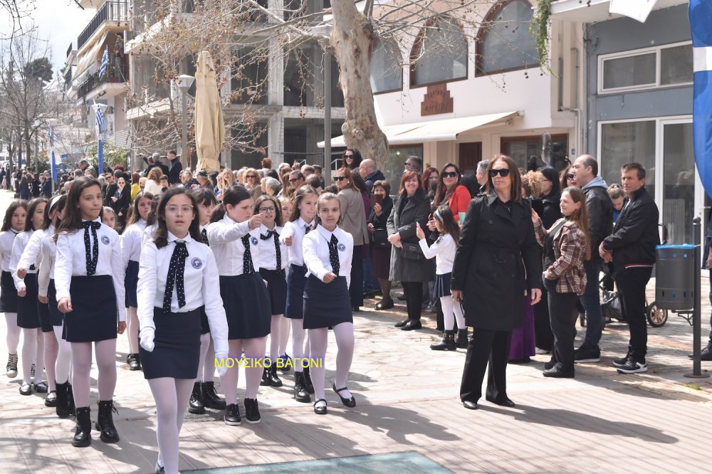 Φωτορεπορτάζ από την Παρέλαση στο Βελεστίνο