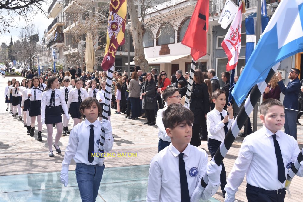 Φωτορεπορτάζ από την Παρέλαση στο Βελεστίνο