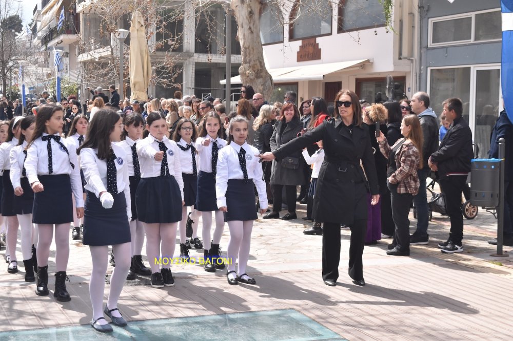 Φωτορεπορτάζ από την Παρέλαση στο Βελεστίνο