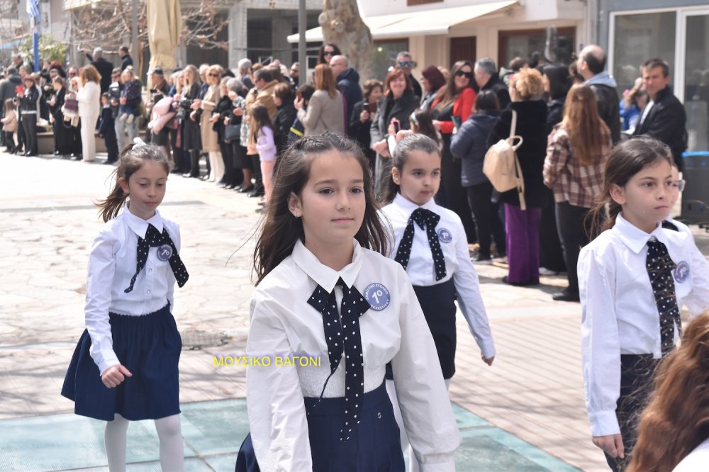 Φωτορεπορτάζ από την Παρέλαση στο Βελεστίνο