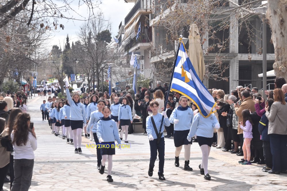 Φωτορεπορτάζ από την Παρέλαση στο Βελεστίνο