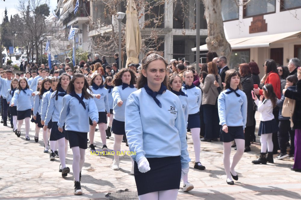 Φωτορεπορτάζ από την Παρέλαση στο Βελεστίνο