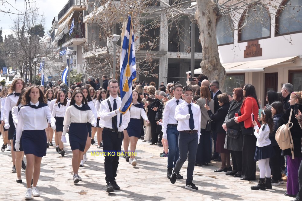 Φωτορεπορτάζ από την Παρέλαση στο Βελεστίνο