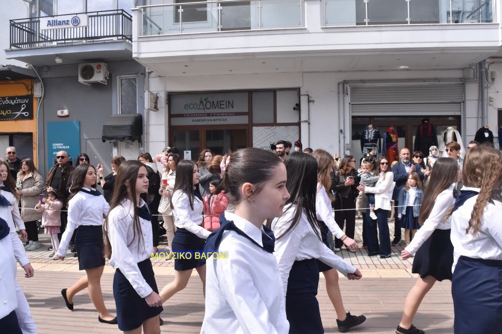 Φωτορεπορτάζ από την Παρέλαση στο Βελεστίνο