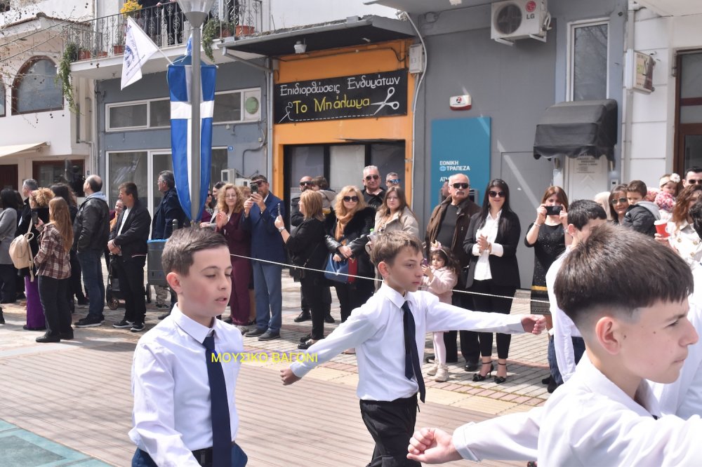 Φωτορεπορτάζ από την Παρέλαση στο Βελεστίνο