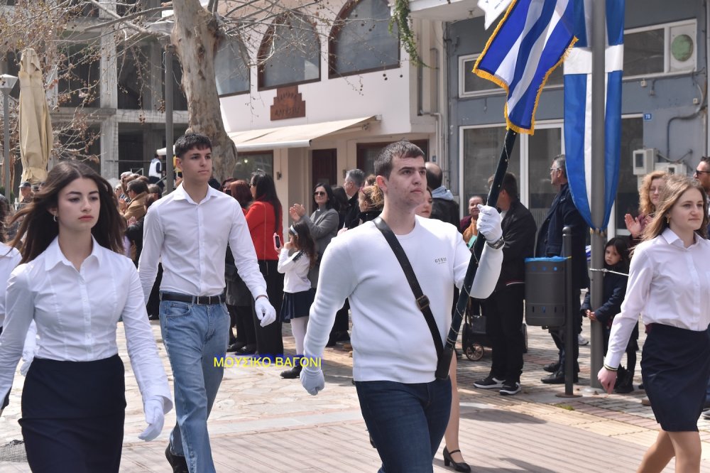 Φωτορεπορτάζ από την Παρέλαση στο Βελεστίνο