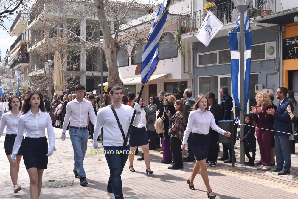 Φωτορεπορτάζ από την Παρέλαση στο Βελεστίνο