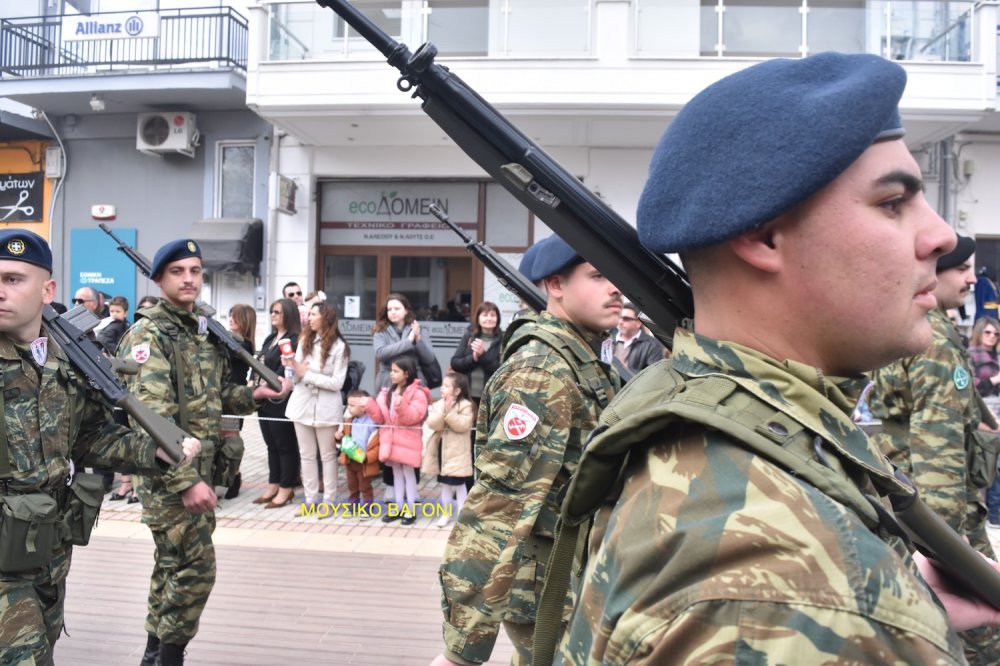 Φωτορεπορτάζ από την Παρέλαση στο Βελεστίνο
