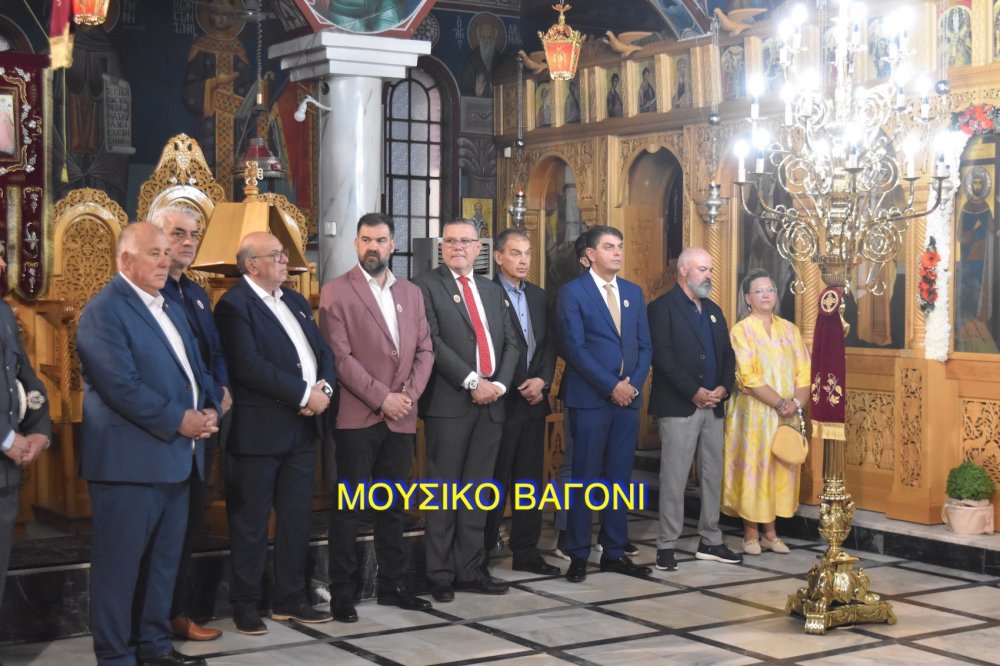 Περιφορά εικόνας Αγίων Κωνσταντίνου και Ελένης στο Βελεστίνο