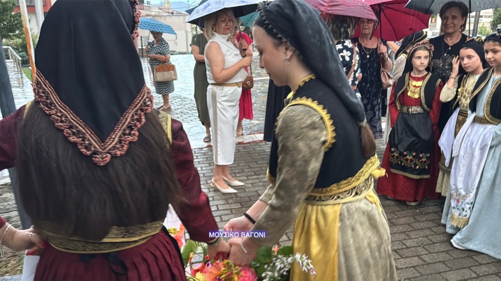 Φωτορεπορτάζ - Αναβίωσε το Έθιμο του Κλήδονα στο Βελεστίνο